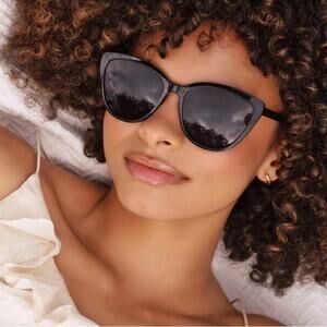 Rachel Zoe Nina Cat Eye Sunglasses in Black/Grey NEW with Pouch